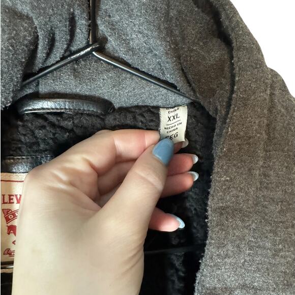 Levi's Black Faux Leather Sherpa Trucker Jacket with Built in Hoodie XXL - Picture 4 of 7
